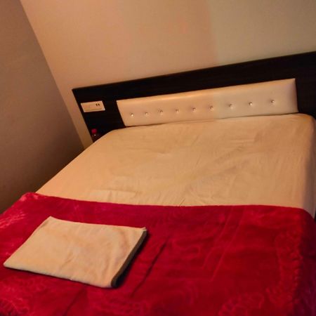 Oyo Palace Hotel Rohtak Zewnętrze zdjęcie
